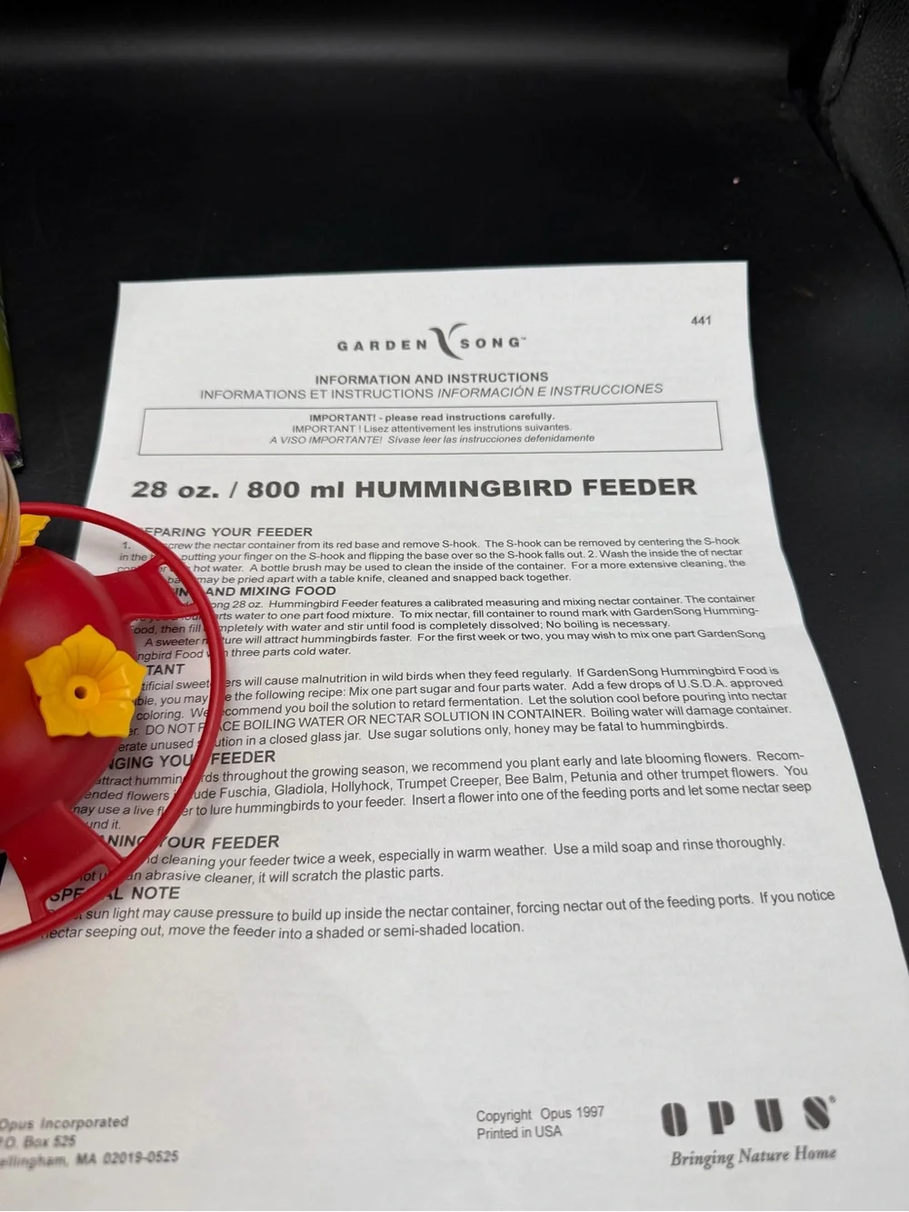 New Garden Song Hummingbird Feeder 28 OZ